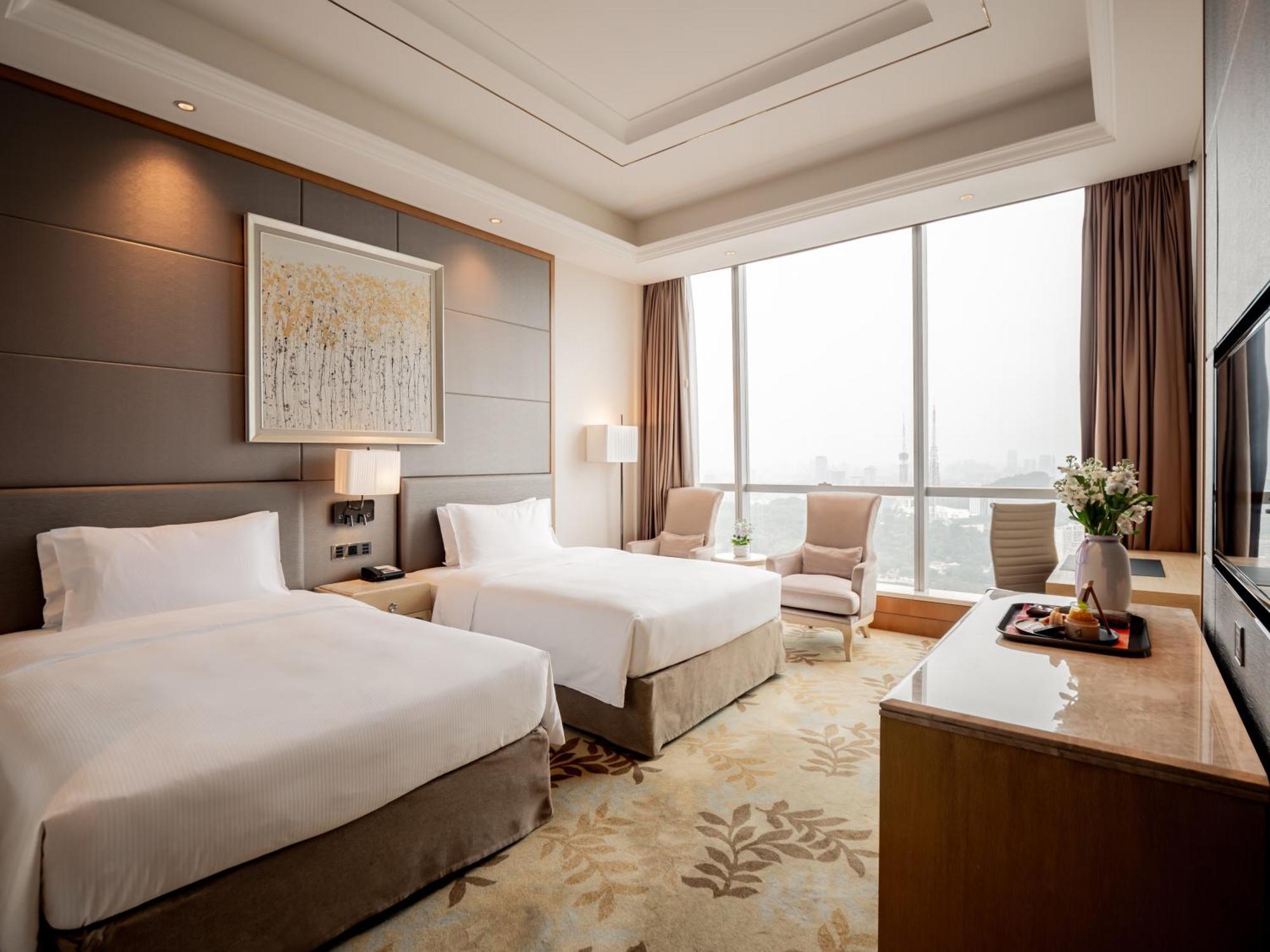 Doubletree By Hilton Guangzhou-Free Shuttle Bus To Canton Fair Complex & Overseas Buyer Registration Services During Canton Fair Period Eksteriør billede